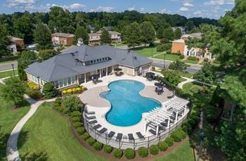 Resort-style pool and sundeck with wi-fi